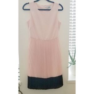 Belle Badgley Mischka Pleated Sleeveless Dress